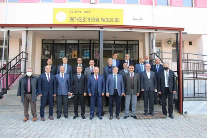 İ̇lçe Milli Eğitim Müdürleri Emet’te Toplandı