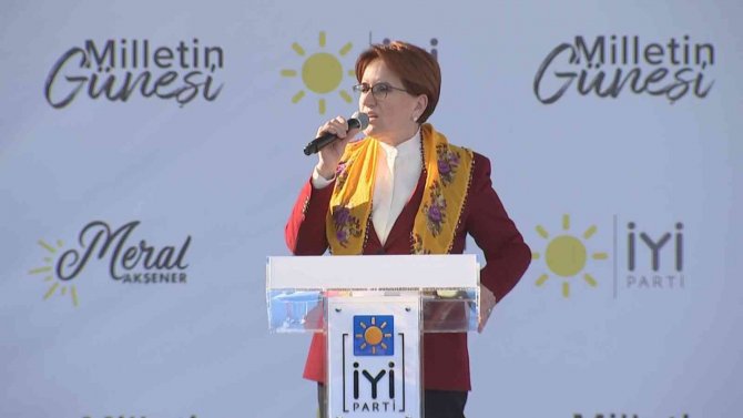 Akşener’in İlk Mitingine Ege’den İnsan Taşındı