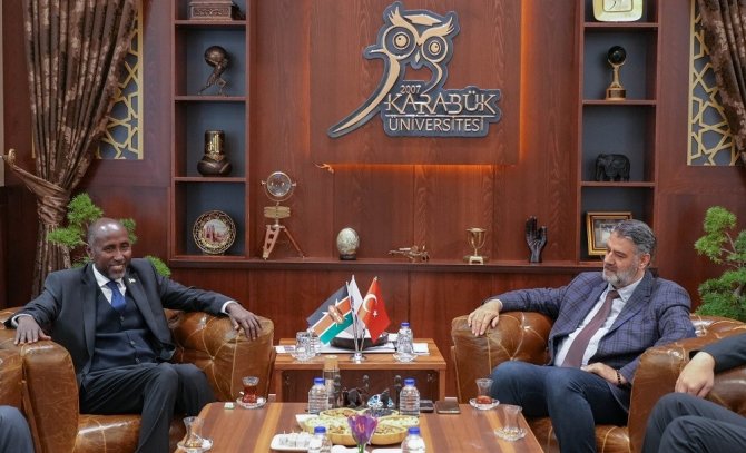 Kenya Cumhuriyeti Ankara Büyükelçiliği’nden Rektör Polat’a Ziyaret