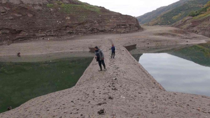 Yuvacık Barajında Korkutan Seviye, Sular Çekildi Köprü Ortaya Çıktı