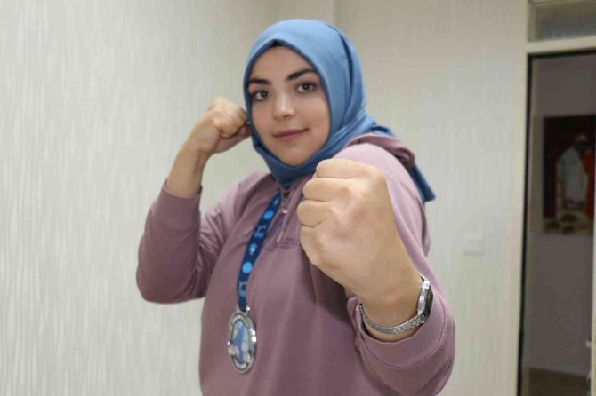 Şeyma Canpolat: "Kadınsın Yapamazsın Dediler, Dünya İkincisi Oldum"