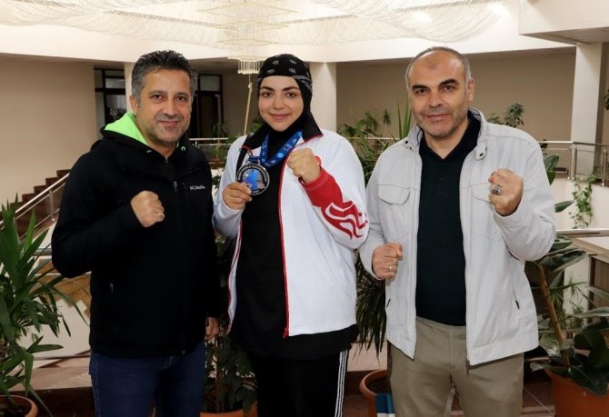 Şeyma Canpolat: "Kadınsın Yapamazsın Dediler, Dünya İkincisi Oldum"
