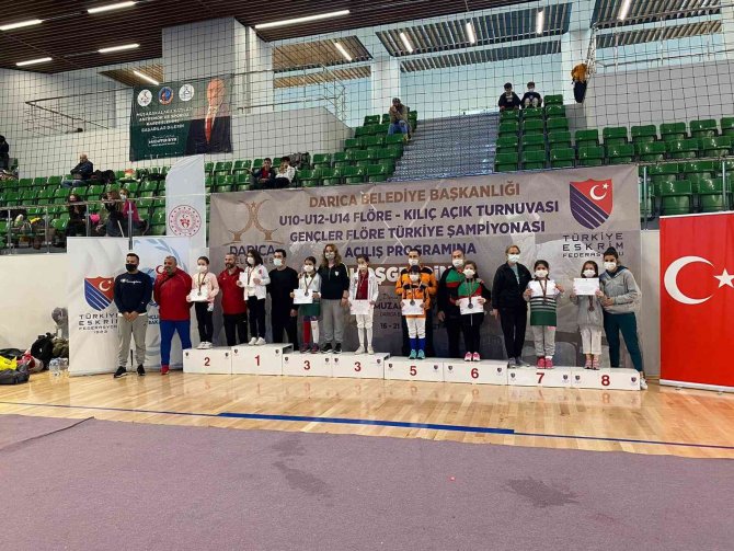 Manisa Bbsk’lı Eskrimcilerden 2 Bronz Madalya