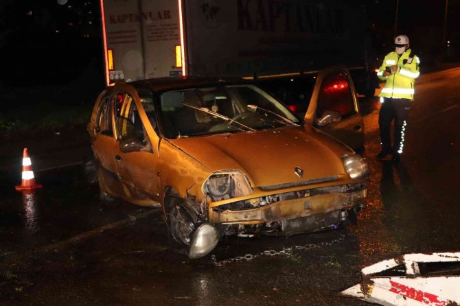 Yağmur Nedeniyle Kayganlaşan Yolda Kaza: 1 Yaralı