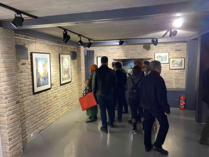 Sanatseverler Sulu Boya Eserleri İle Adeta İ̇stanbul Turuna Çıktı