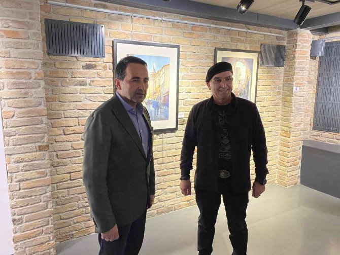 Sanatseverler Sulu Boya Eserleri İle Adeta İ̇stanbul Turuna Çıktı