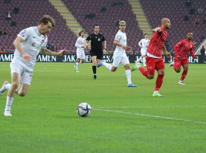 Spor Toto Süper Lig: A. Hatayspor: 1 - Antalyaspor: 1 (İ̇lk Yarı)