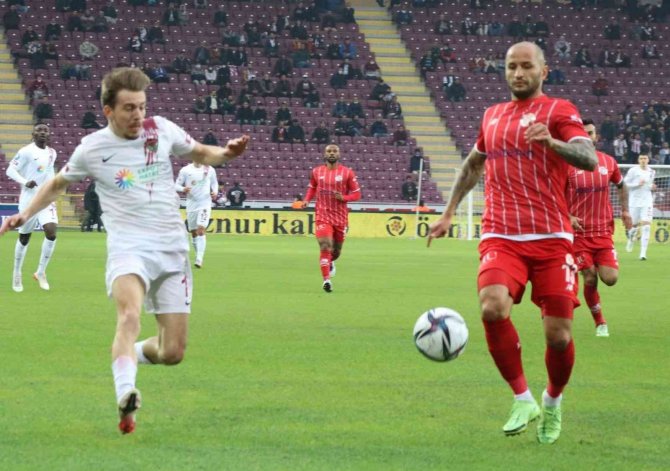 Spor Toto Süper Lig: A. Hatayspor: 1 - Antalyaspor: 1 (İ̇lk Yarı)