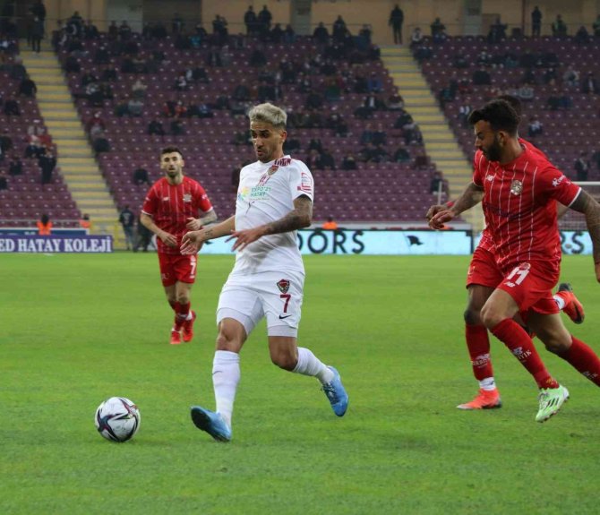Spor Toto Süper Lig: A. Hatayspor: 1 - Antalyaspor: 1 (İ̇lk Yarı)