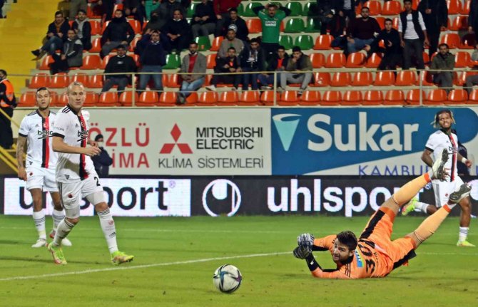 Spor Toto Süper Lig: Aytemiz Alanyaspor: 2 - Beşiktaş: 0 (Maç Sonucu)