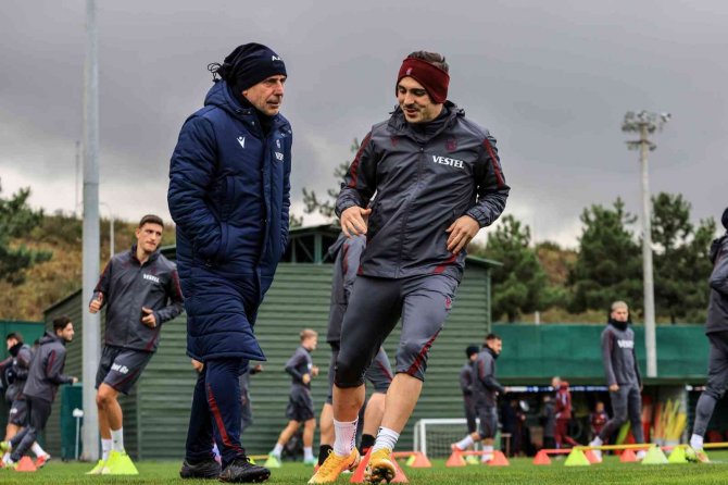 Trabzonspor’da Yusuf Sarı’ya Brezilya Usulü Doğum Günü Kutlaması