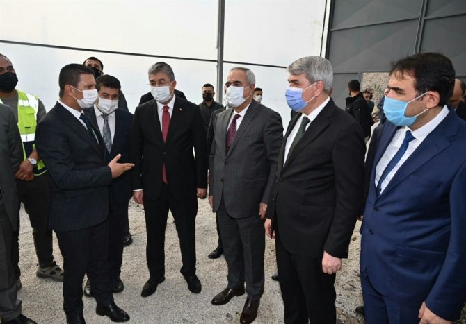 Bakan Yardımcısı Tunç, Osb’de Kurulan Muz Serasının Açılışını Yaptı