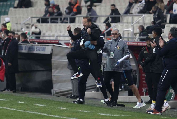 Tff 1. Lig: Bursaspor: 2 - İ̇stanbulspor: 4