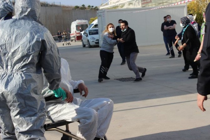 Sağlıkçıların Tatbikatı Gerçeğini Aratmadı