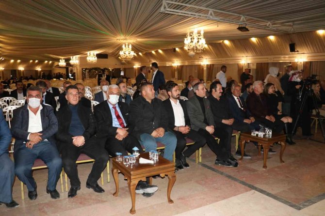 Ekonomist Özal, Vanlılarla Hasret Giderdi