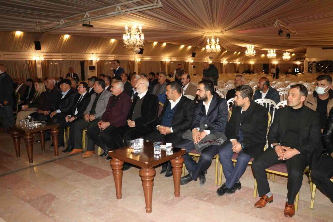 Ekonomist Özal, Vanlılarla Hasret Giderdi