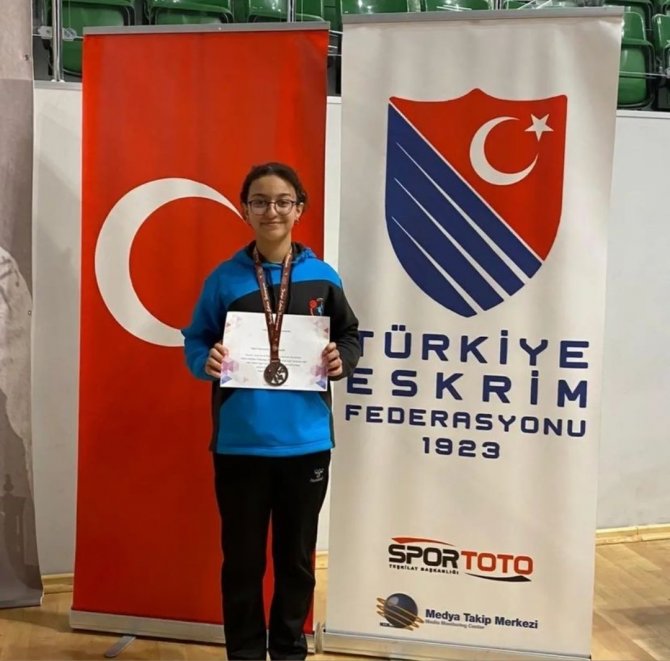 Eskrim Turnuvasında Ereğlili Sporcular, Madalya İle Dönüyor