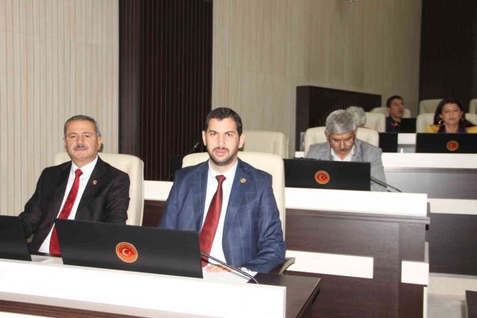 Afyonkarahisar’da Köylere 215 Milyon Liralık Hizmet Yapılacak