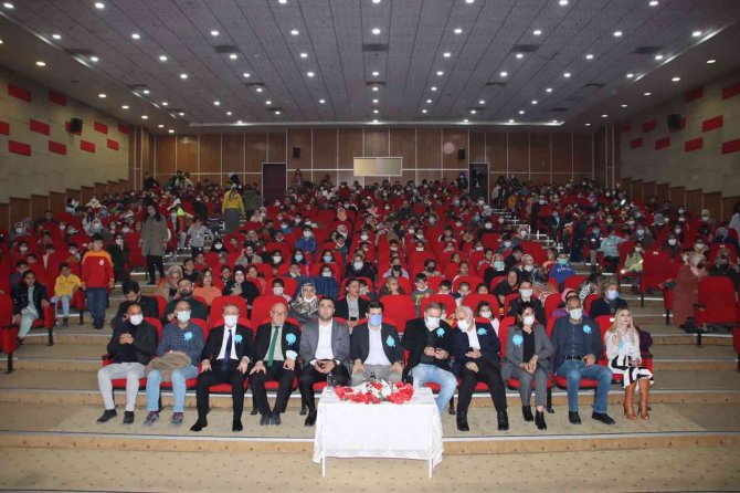 Ağrı’da “Dünya Çocuk Hakları Günü” Coşkuyla Kutlandı
