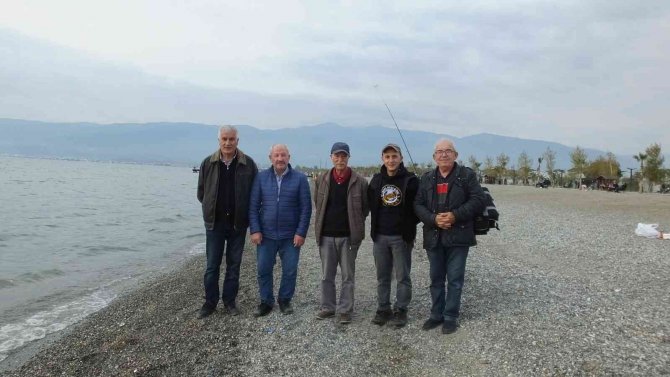Edremit’te Altınkum Sahiline Büyükşehir Güzelliği