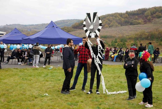 Çocuklar “Uçurtma Şenliği”nde Doyasıya Eğlendi