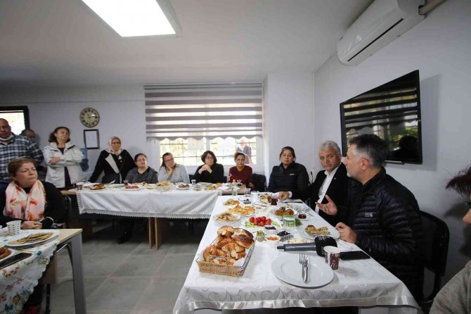 Depremzedeler Başkan Sandal’la Buluştu