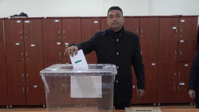 Bulgaristan’da İkinci Tura Kalan Cumhurbaşkanlığı Seçimleri Başladı