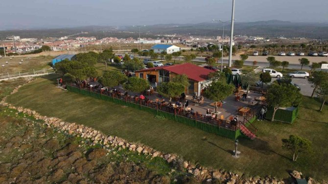 Cennet Tepesi Ayvalıklıların Buluşma Noktası Oldu
