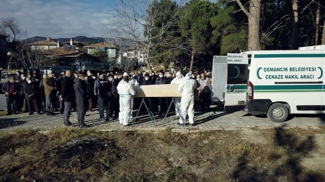 Korona Virüse Yenik Düşen Doktor Son Yolculuğuna Uğurlandı