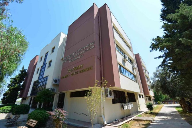 Deü’den İ̇zmir’e Bir Fakülte Daha