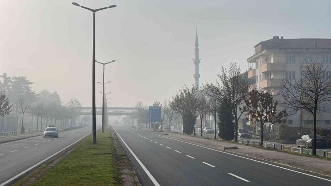 Düzce’de Sis Etkili Oluyor