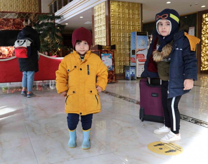 İ̇ranlıların Van’a Gelişi Esnafın Yüzünü Güldürdü