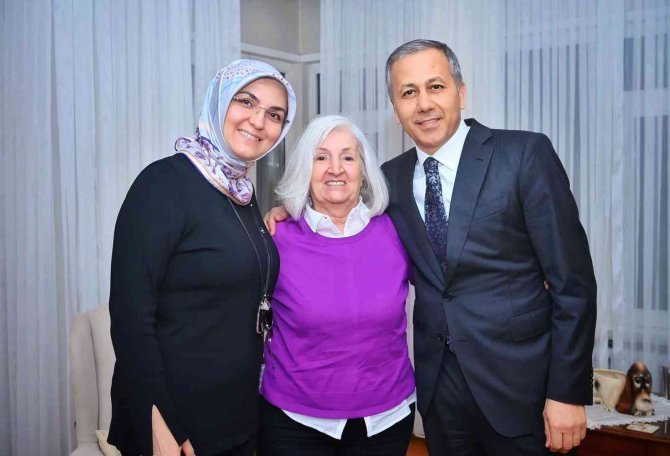 İ̇stanbul Valisi Ali Yerlikaya: “Nejat Baba’yı Oğulları Ve Ailesiyle Özlem İle Andık”