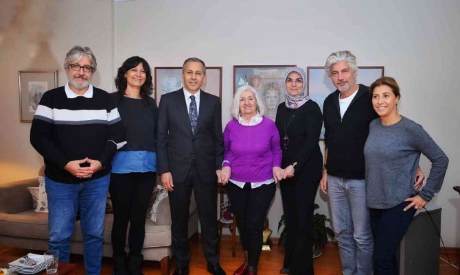 İ̇stanbul Valisi Ali Yerlikaya: “Nejat Baba’yı Oğulları Ve Ailesiyle Özlem İle Andık”