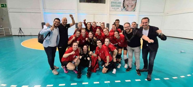İ̇zmir Büyükşehir Belediyesi Kadın Hentbol Takımı, Portekiz’de Turladı