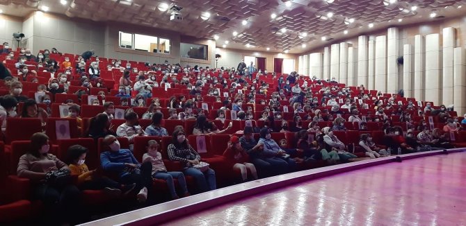 Kbt Çocuklara Perdelerini Açtı
