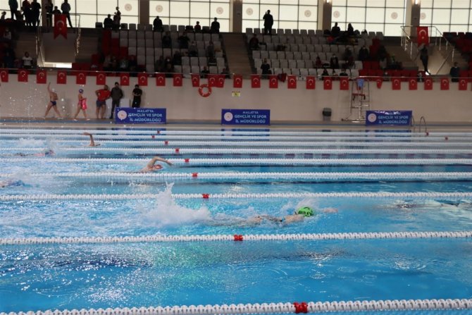 Malatya’da Yeni Yapılan Havuzda İlk Yüzme Müsabakası Yapıldı