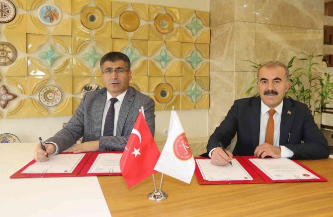 Nevü Ve Nevşehir İ̇l Milli Eğitim Müdürlüğü Arasında ’Eğitimde İ̇ş Birliği Protokolü’ İ̇mzalandı
