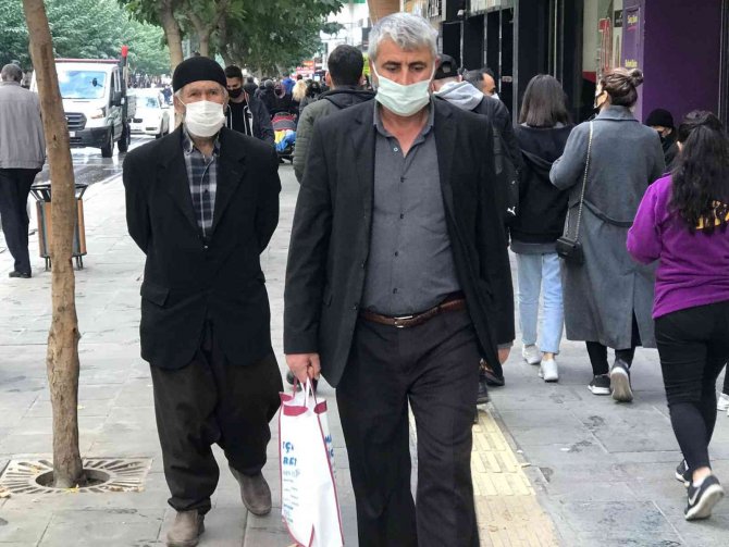 Elazığ’da Vaka Sayıları Hızla Düşmeye Devam Ediyor