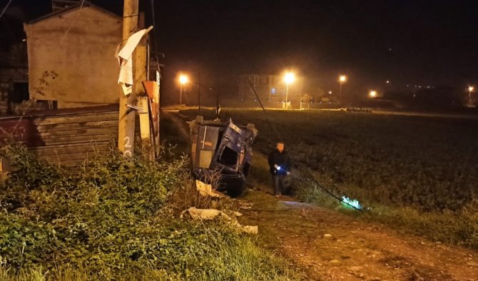 Hafif Ticari Araç Takla Attı: 1 Yaralı