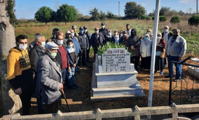 Şehit Polis Memuru Mezarı Başında Dualarla Anıldı