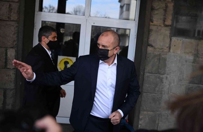 Sandık Çıkış Anketlerine Göre, Bulgaristan’daki Cumhurbaşkanlığı Seçimini Radev Kazandı
