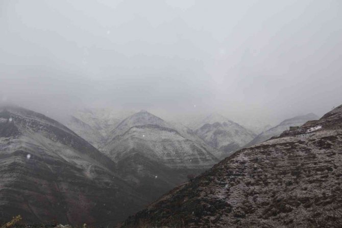 Şırnak Dağları Beyaza Büründü