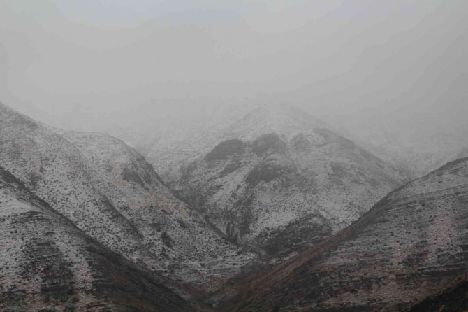 Şırnak Dağları Beyaza Büründü