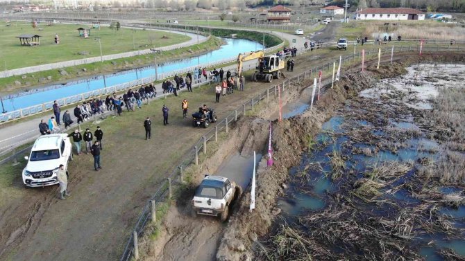 Çarşamba’da Off-road Yarışları Nefes Kesti