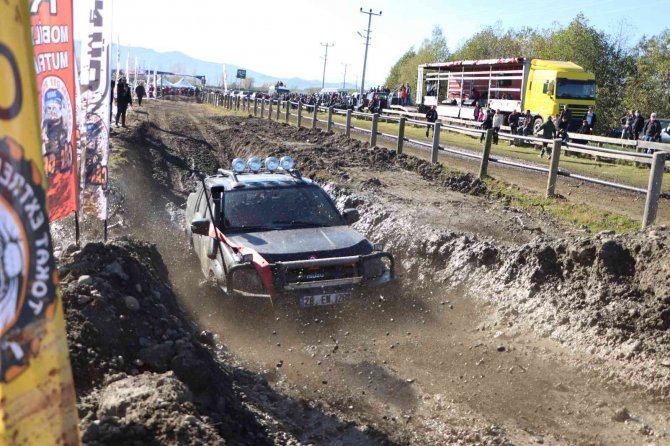 Çarşamba’da Off-road Yarışları Nefes Kesti