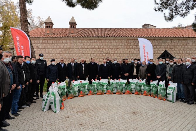 200 Çiftçiye Yulaf, Yem Bezelyesi Ve Yonca Tohumu Dağıtıldı