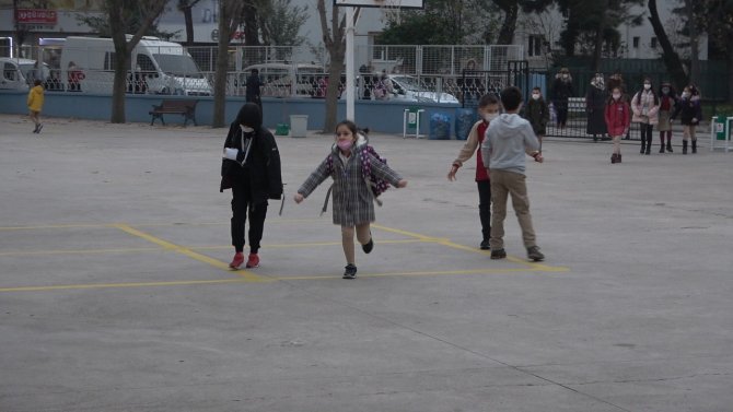 Ara Tatilin Ardından İlk Ders Zili Çaldı