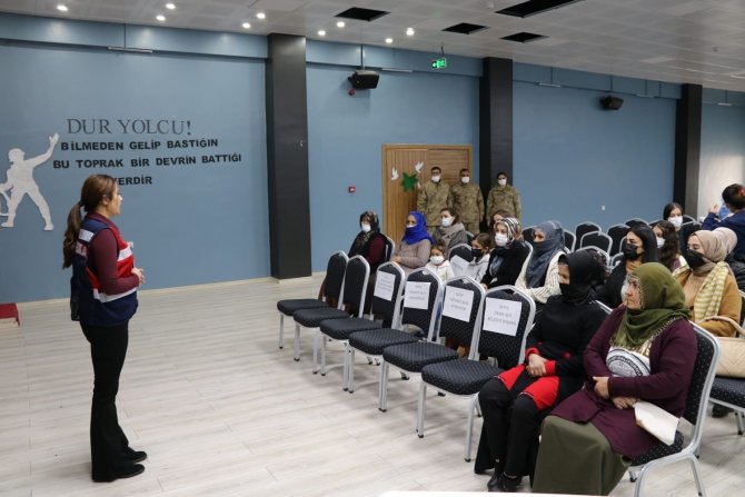 Bingöl’de Kadınlara Kades Uygulaması Tanıtıldı