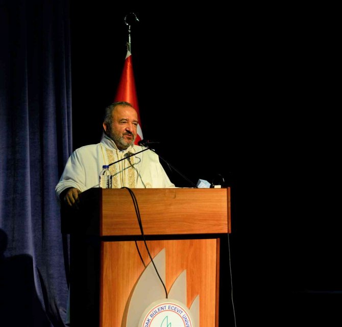 Diş Hekimliği Öğrencilerine Beyaz Önlük Giyme Töreni Yapıldı